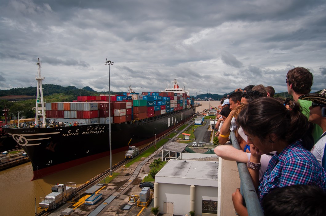 PANAMA CANAL LOCKS / CANAL DE PANAMÁ